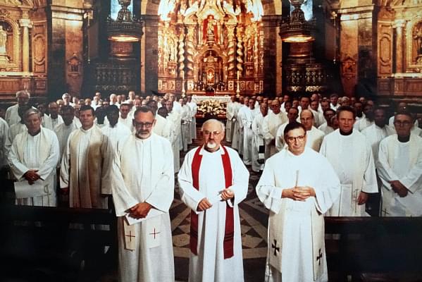 Fr Peter-Hans Kolvenbach SJ, 29th Superior of the Society of Jesus (the Jesuits) presides a mass at the Provincials Congregation in Loyola, Spain